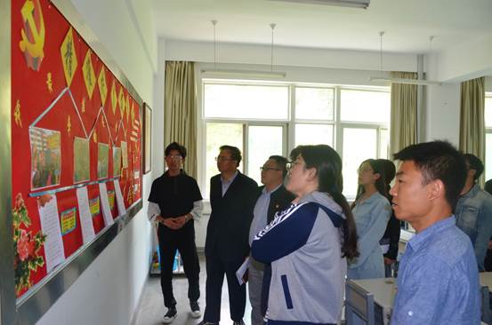 说明: E:\2019年材料\2018-2019学年第二学期\学期简讯\5月\6.气象系党总支组织开展主题党日活动\气象系党总支组织开展主题党日活动\照片\3.JPG
